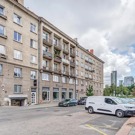 Elegant 2-bedroom In Center Апартаменты *