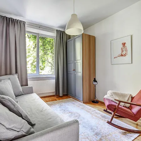 Elegant 2-bedroom In Center Апартаменты *