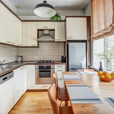 Elegant 2-bedroom In Center Appartement