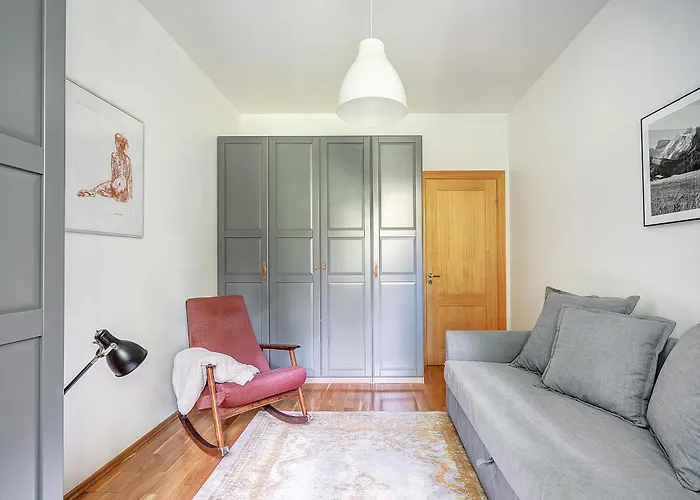 Elegant 2-bedroom In Center Apartament *