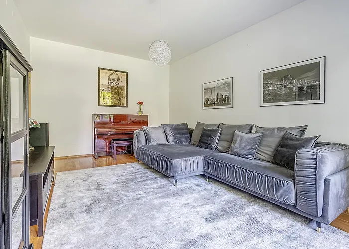 Butas Elegant 2-bedroom In Center