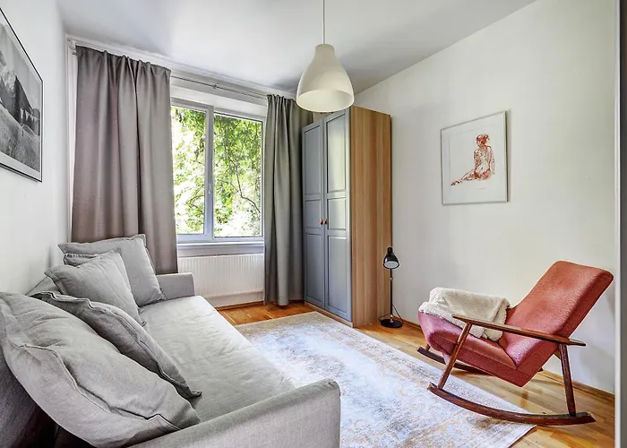 Elegant 2-bedroom In Center Apartman *