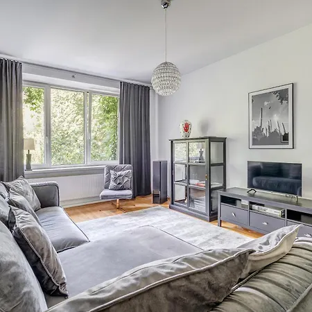 Lägenhet Elegant 2-bedroom In Center *